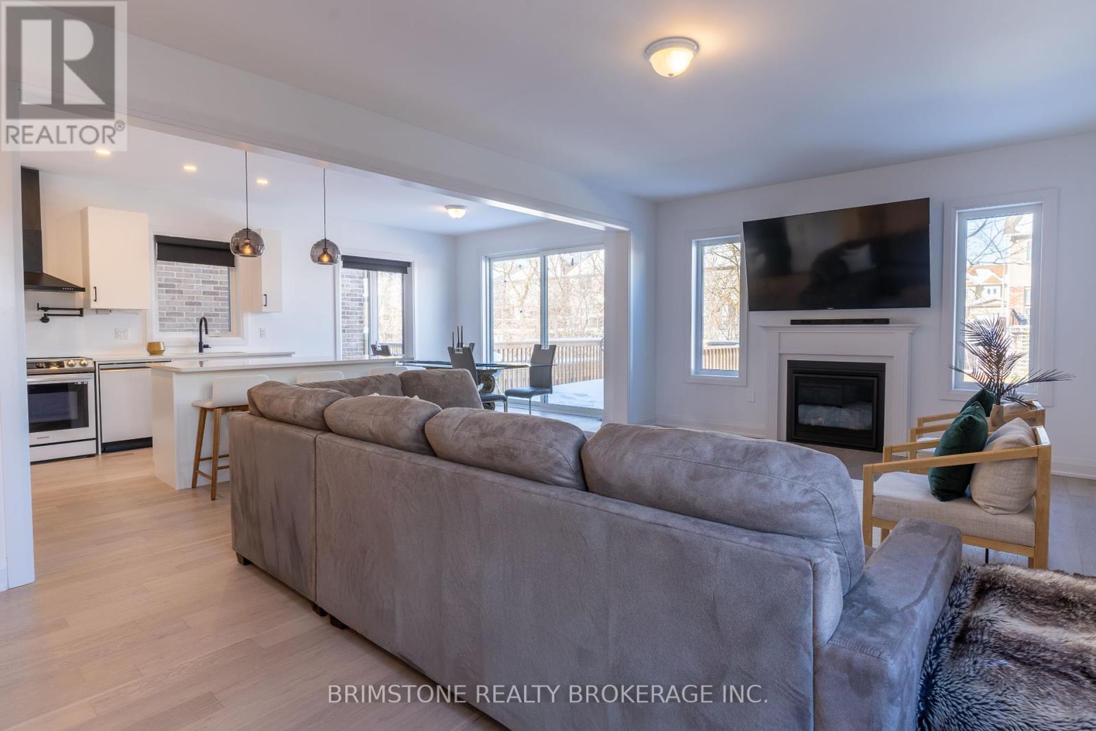 119 Gray Avenue, New Tecumseth (Alliston), Ontario  L9R 1P6 - Photo 4 - N12102337
