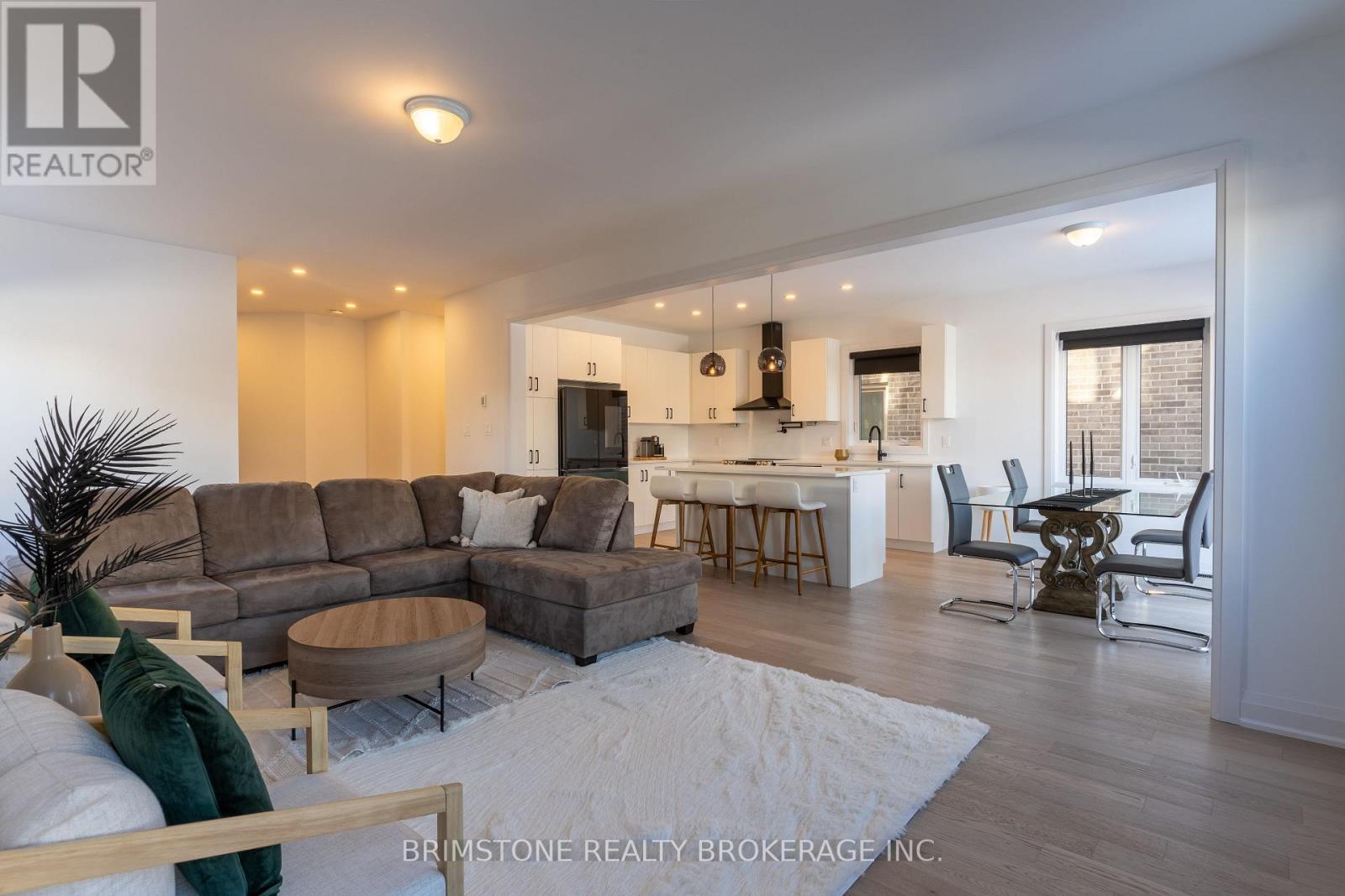 119 Gray Avenue, New Tecumseth (Alliston), Ontario  L9R 1P6 - Photo 5 - N12102337