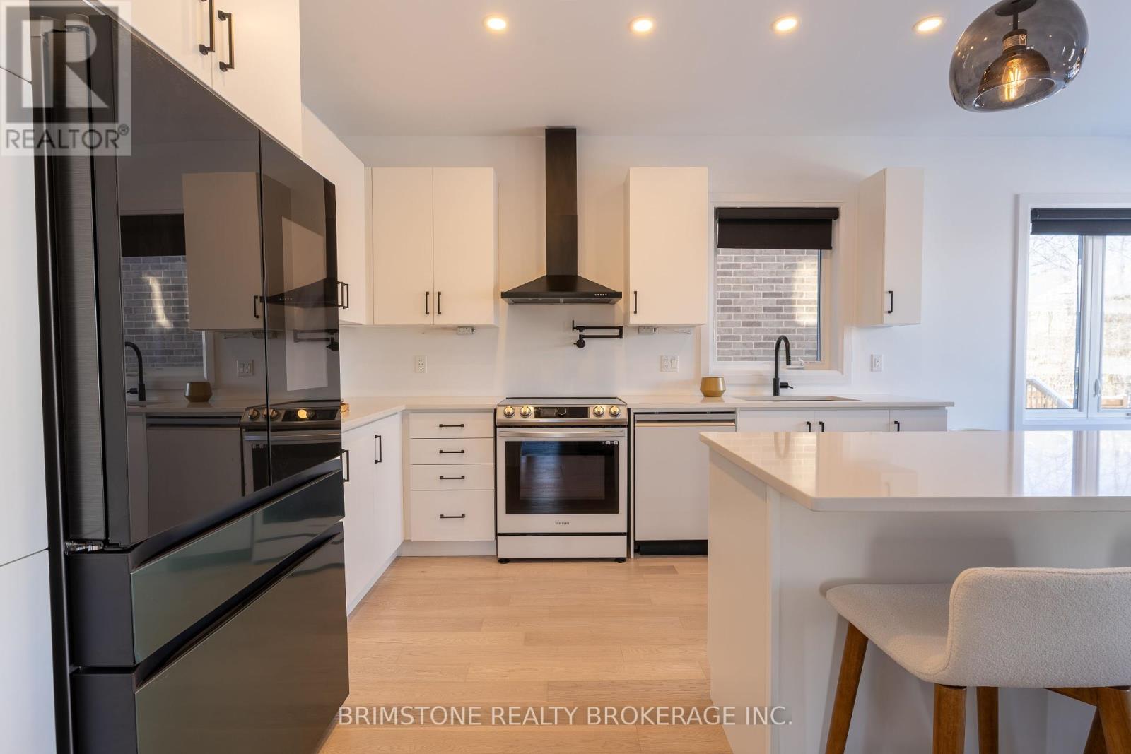 119 Gray Avenue, New Tecumseth (Alliston), Ontario  L9R 1P6 - Photo 6 - N12102337