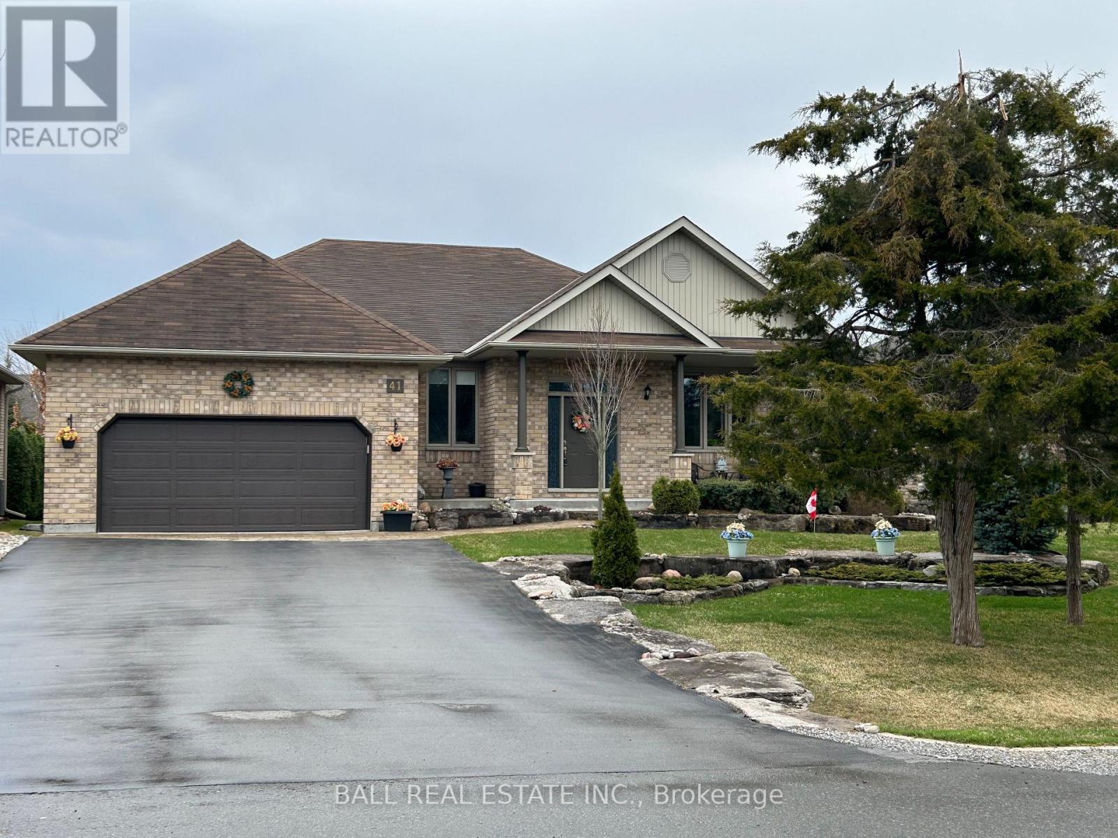 Property at 41 SOUTH HARBOUR DRIVE image 1