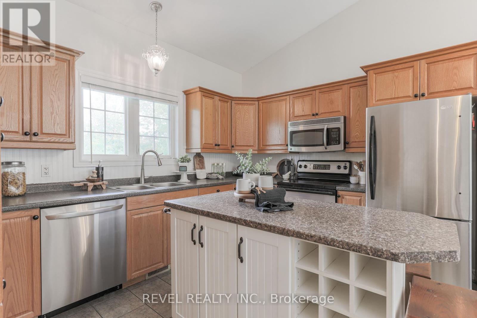 9 Grills Road, Kawartha Lakes, Ontario  K0M 2C0 - Photo 12 - X12102553