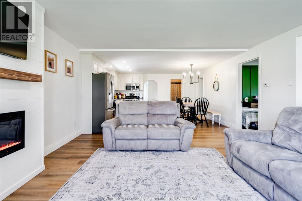 Property at 1049 MAPLE image 5