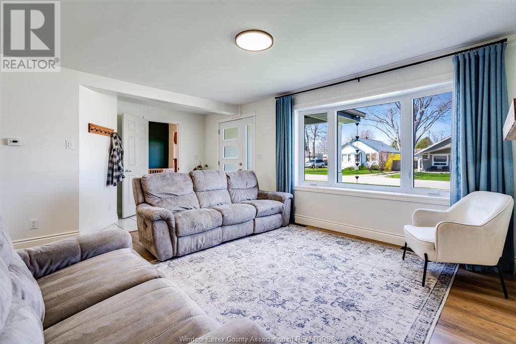 Property at 1049 MAPLE image 4