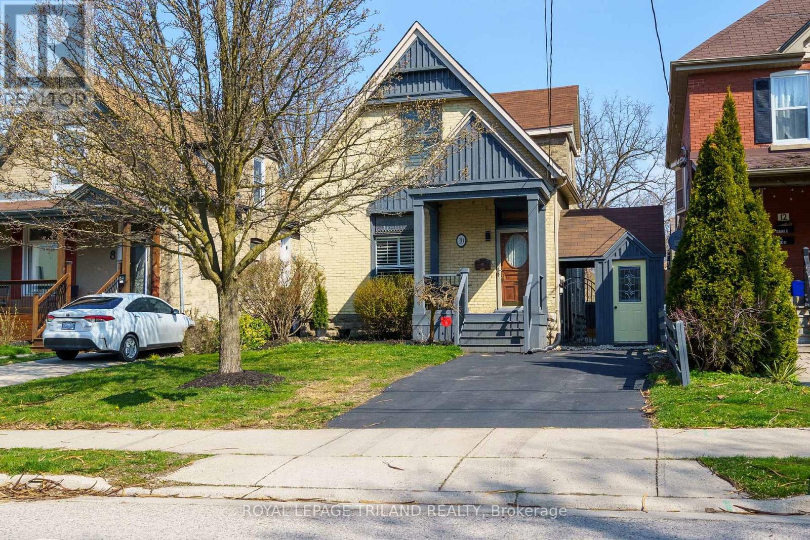 10 Elmwood Avenue E