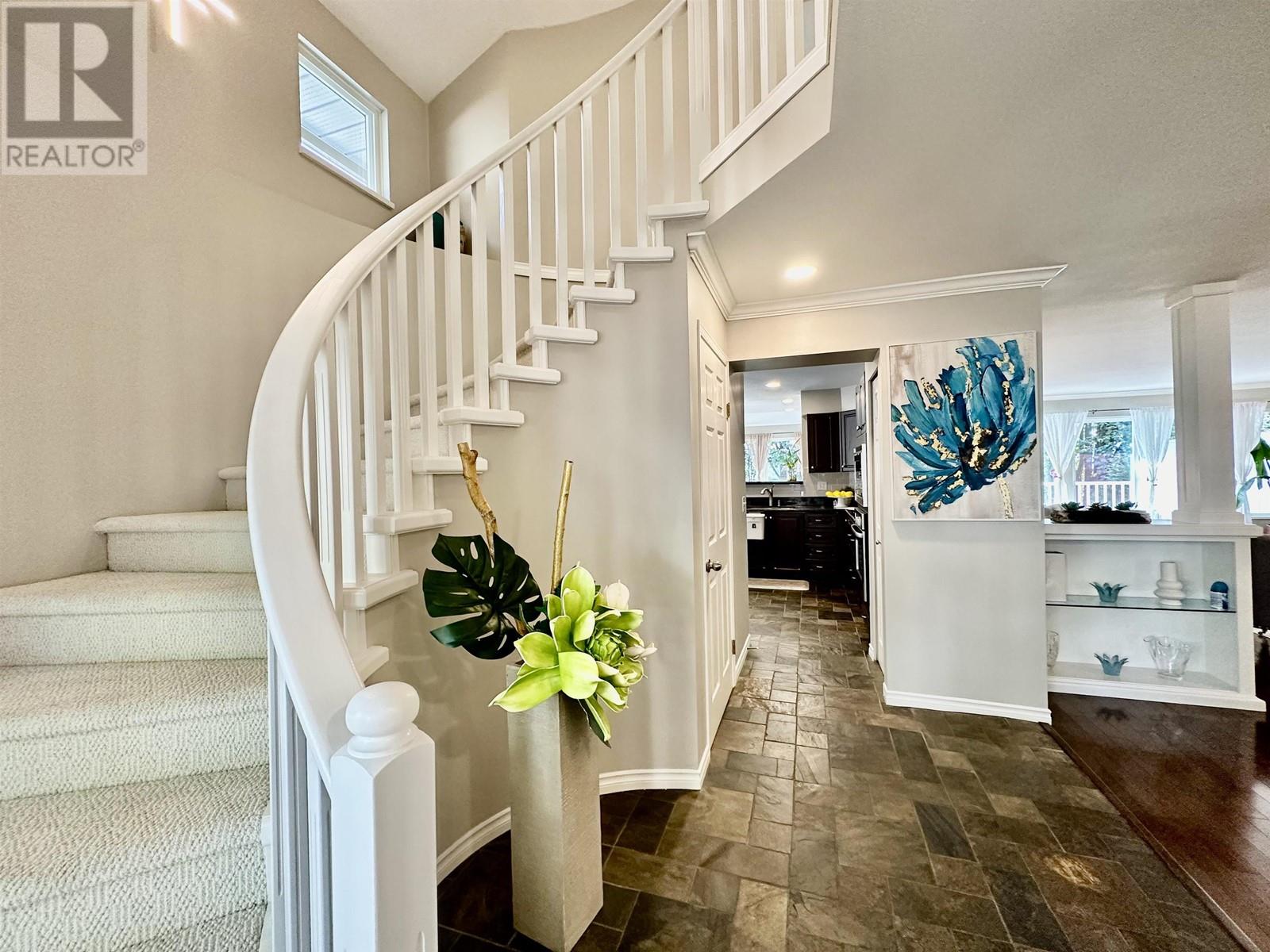 Property at 170 101 PARKSIDE DRIVE image 3