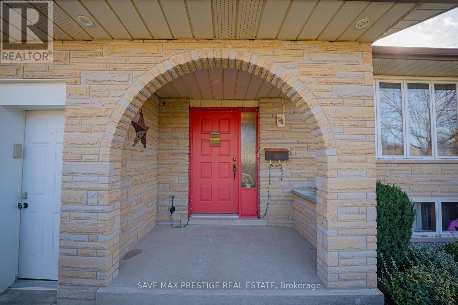 Property at 84 WIMBLETON CRESCENT image 4