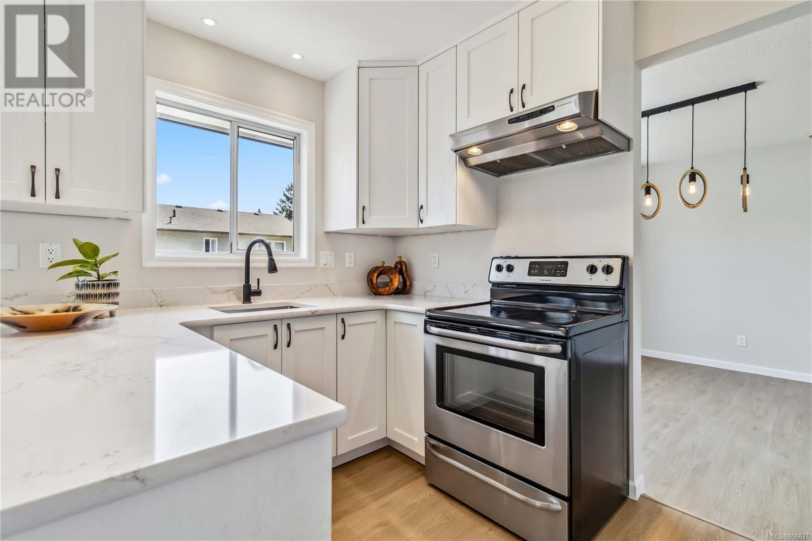 Property at 1507 Robinwood Pl image 1