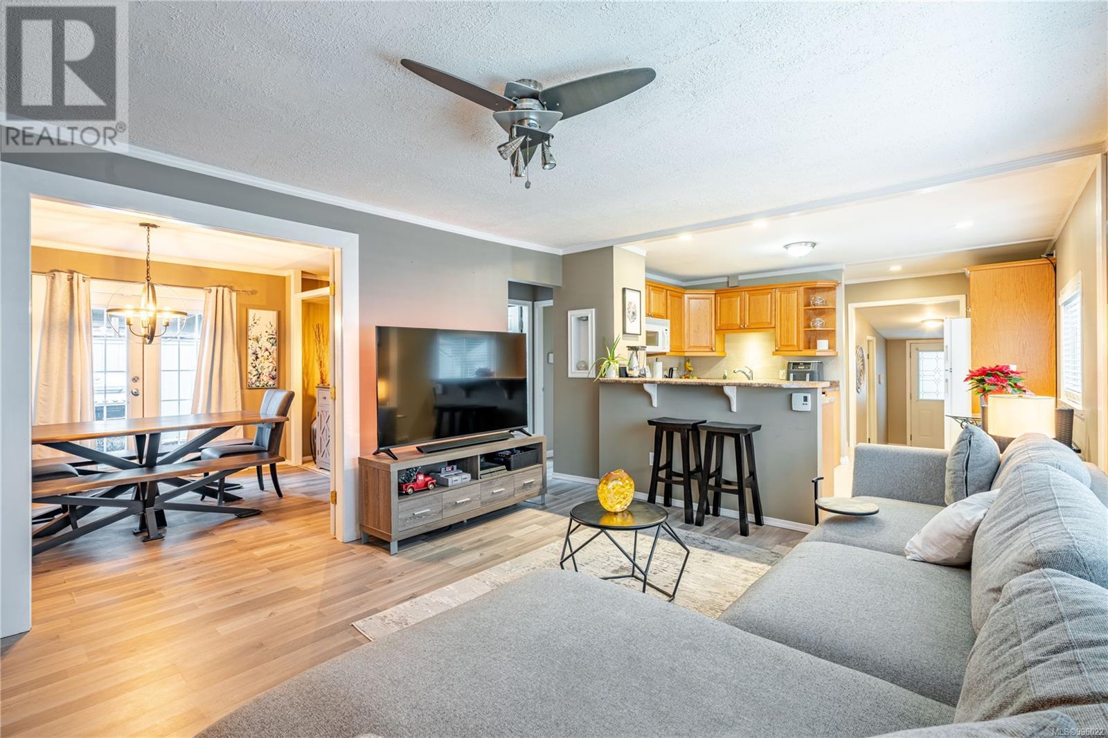 Property at 2638 Sunderland Rd image 3