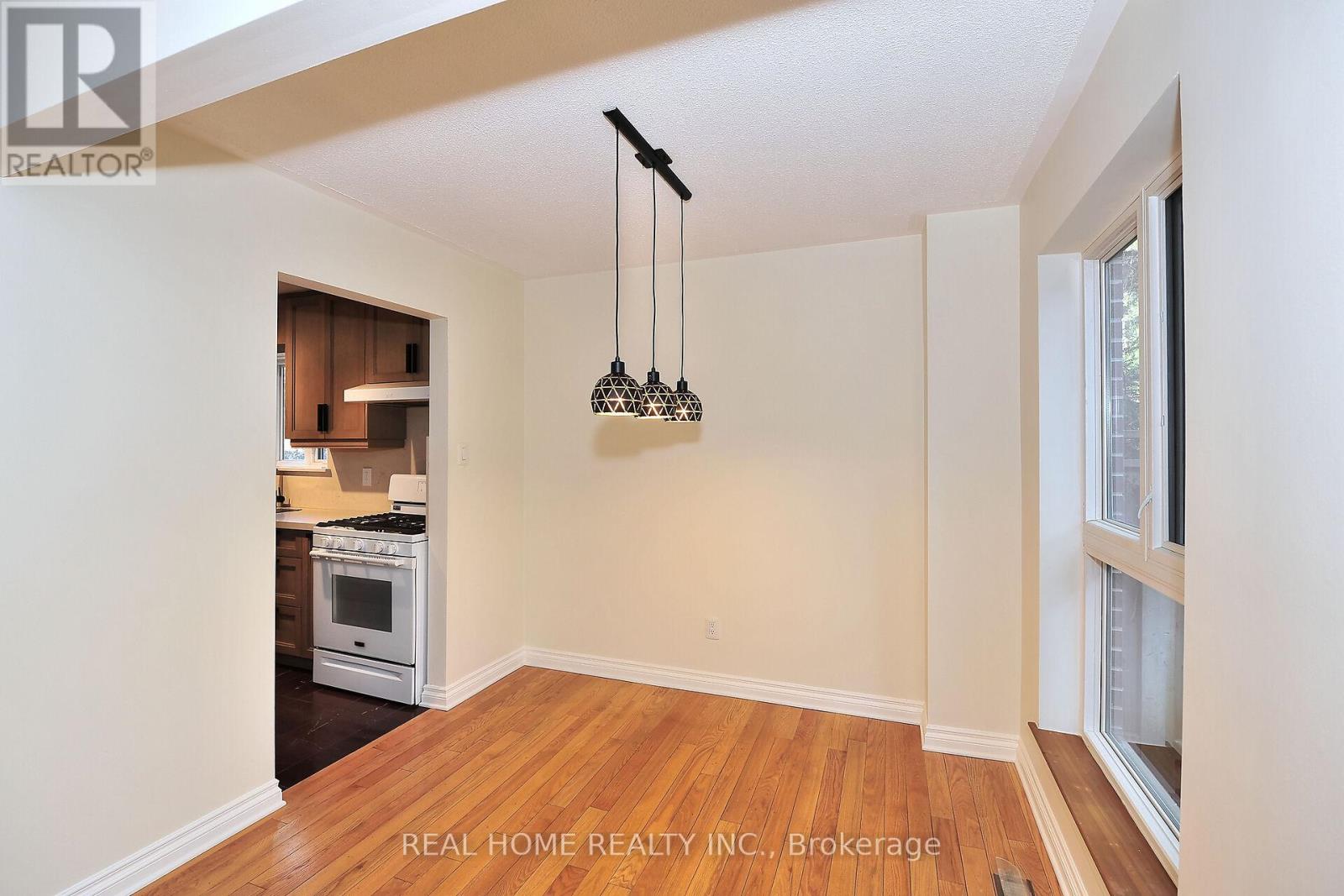 244 - 10 Farina Mill Way, Toronto (St. Andrew-Windfields), Ontario  M2L 1S1 - Photo 9 - C12094094