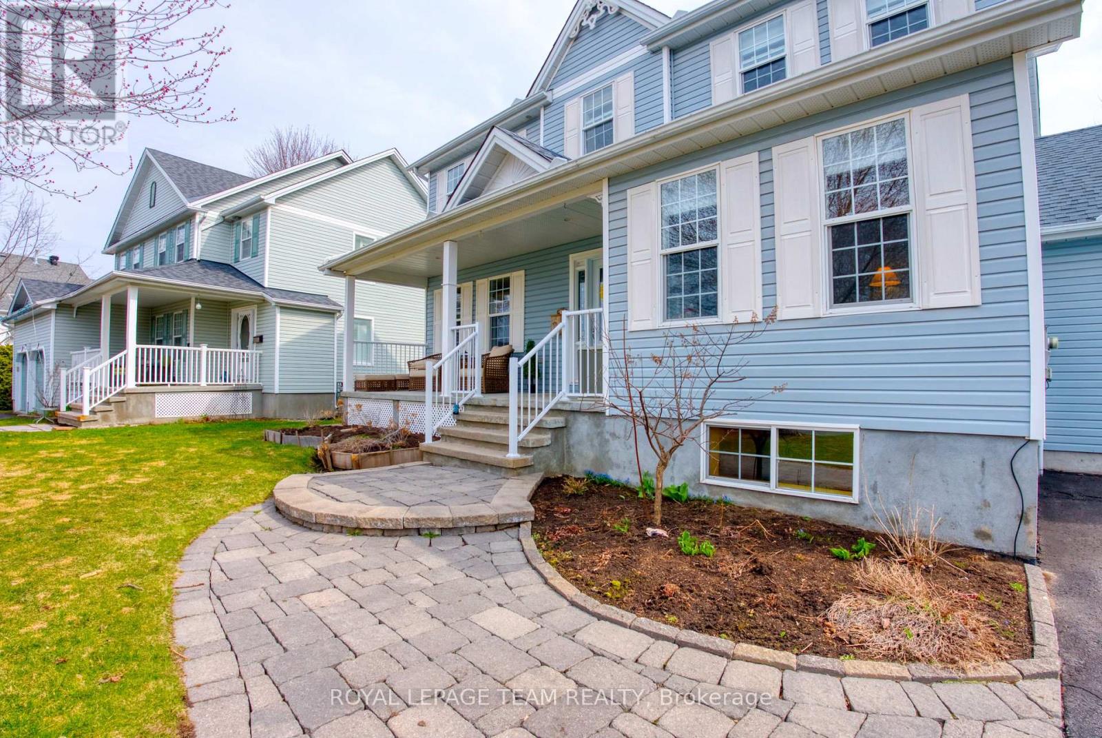 Property at 18 MCCUAIG DRIVE image 2