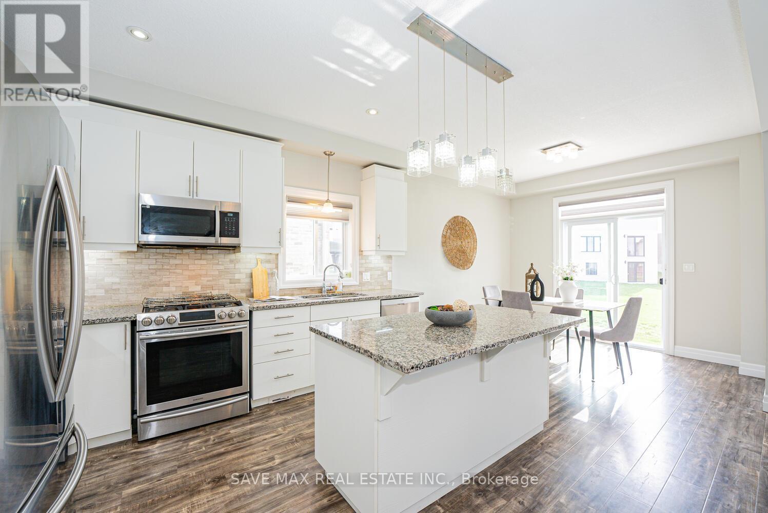 Photo 11 of 43 for 3251 Turner Crescent