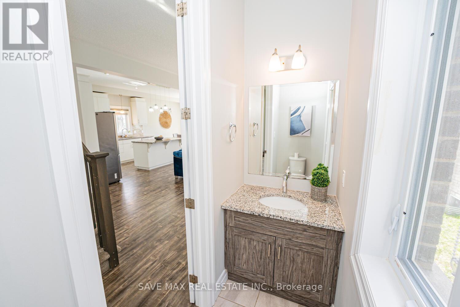 Photo 16 of 43 for 3251 Turner Crescent