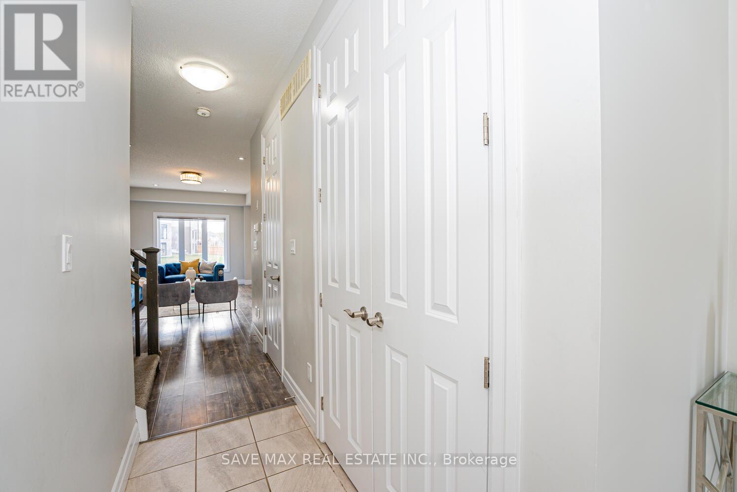 Photo 5 of 43 for 3251 Turner Crescent