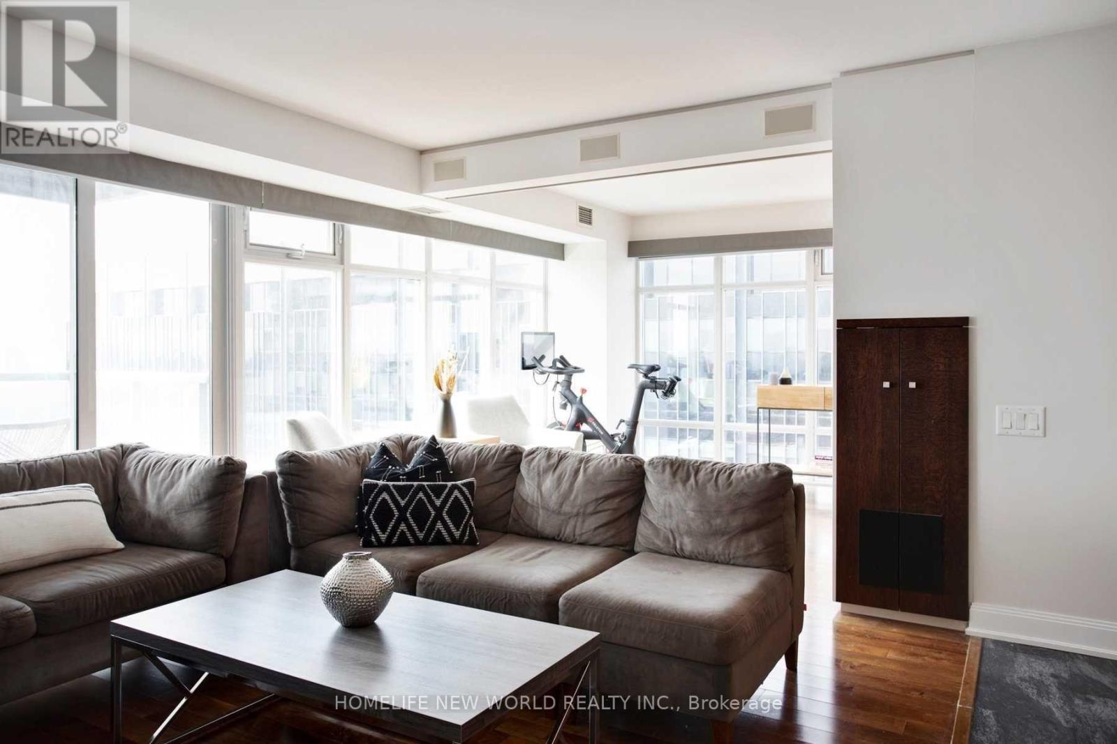 2105 - 2181 Yonge Street, Toronto, Ontario  M4S 3H7 - Photo 14 - C12102395