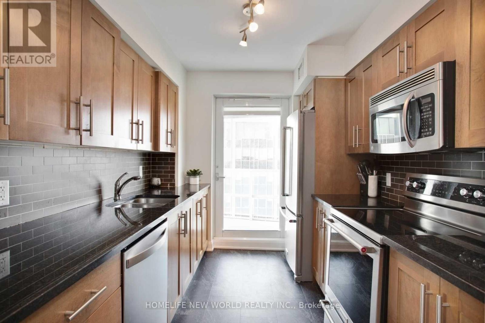 2105 - 2181 Yonge Street, Toronto, Ontario  M4S 3H7 - Photo 16 - C12102395