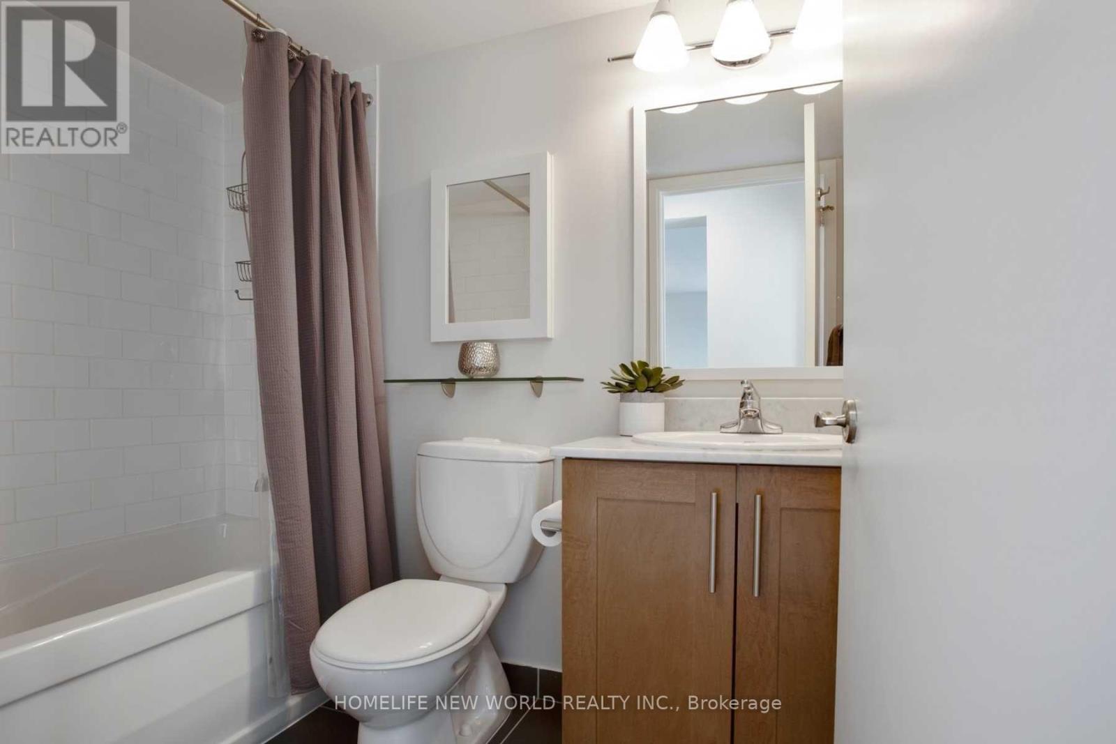 2105 - 2181 Yonge Street, Toronto, Ontario  M4S 3H7 - Photo 24 - C12102395