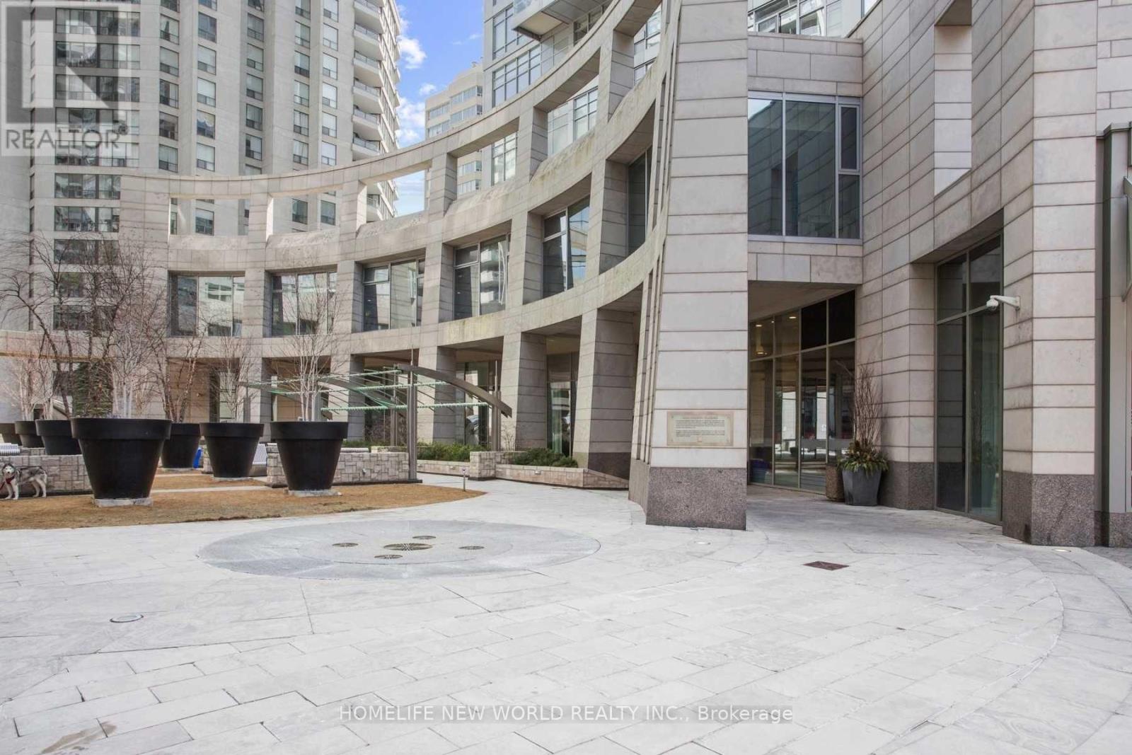 2105 - 2181 Yonge Street, Toronto, Ontario  M4S 3H7 - Photo 3 - C12102395