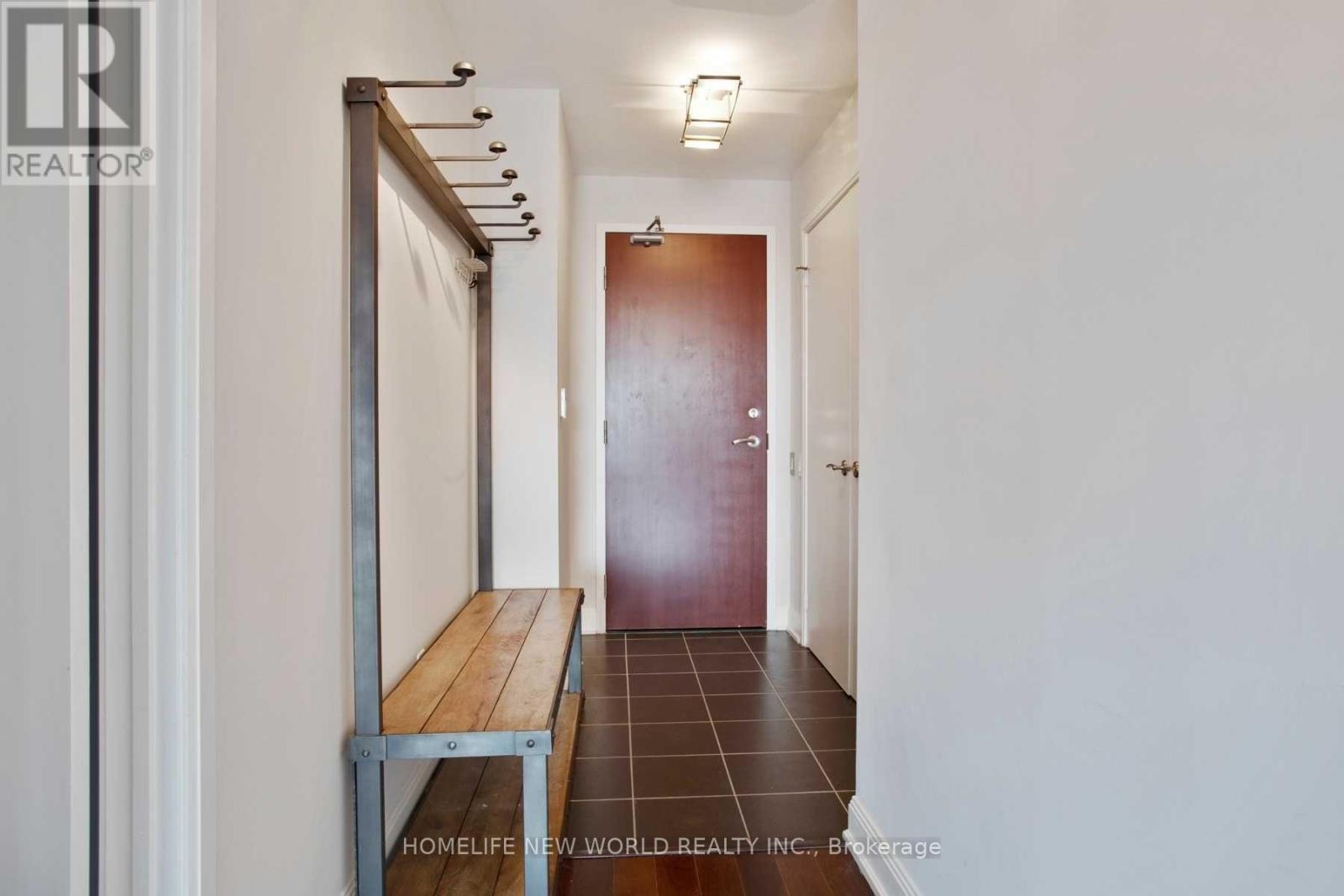 2105 - 2181 Yonge Street, Toronto, Ontario  M4S 3H7 - Photo 4 - C12102395