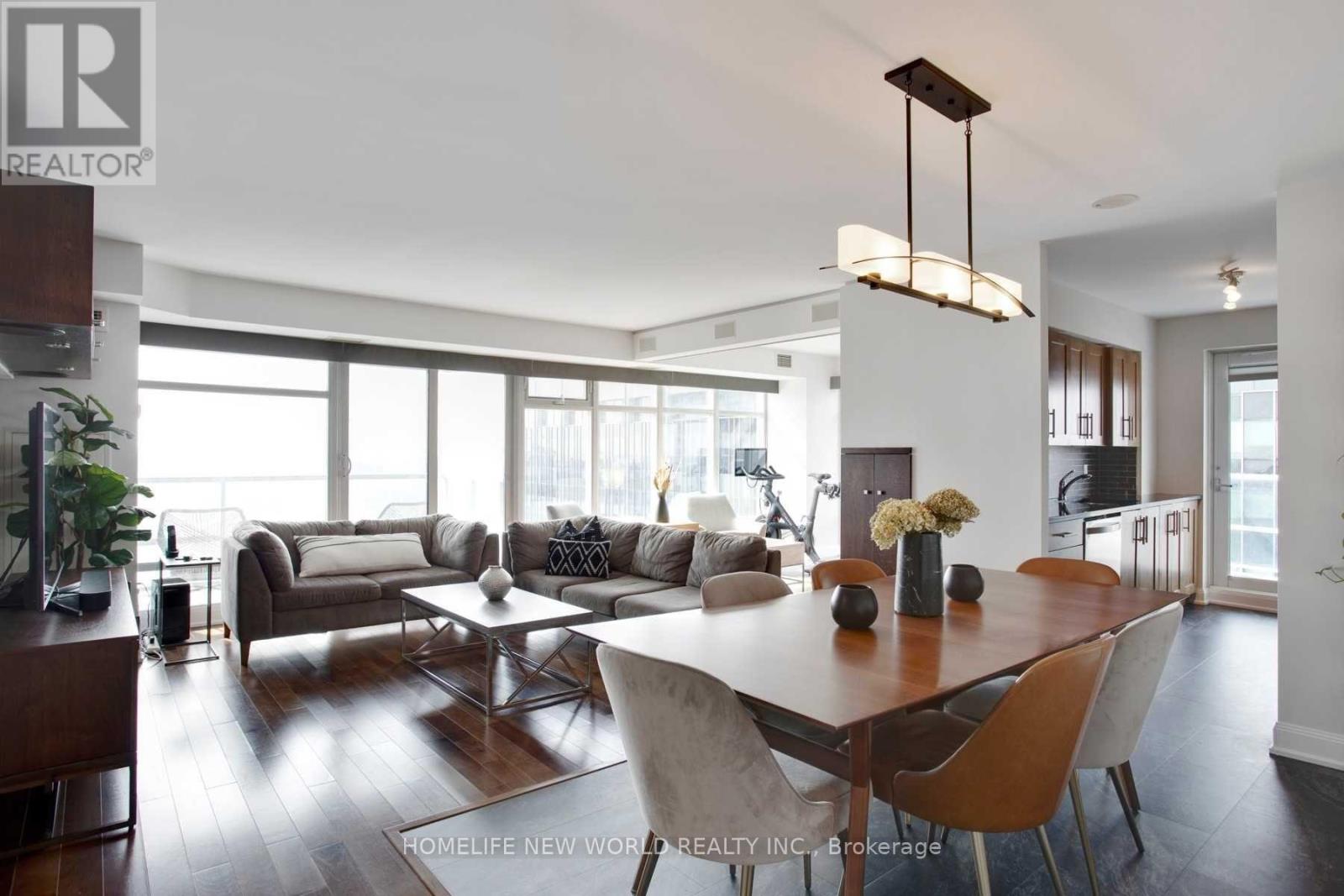 2105 - 2181 Yonge Street, Toronto, Ontario  M4S 3H7 - Photo 6 - C12102395