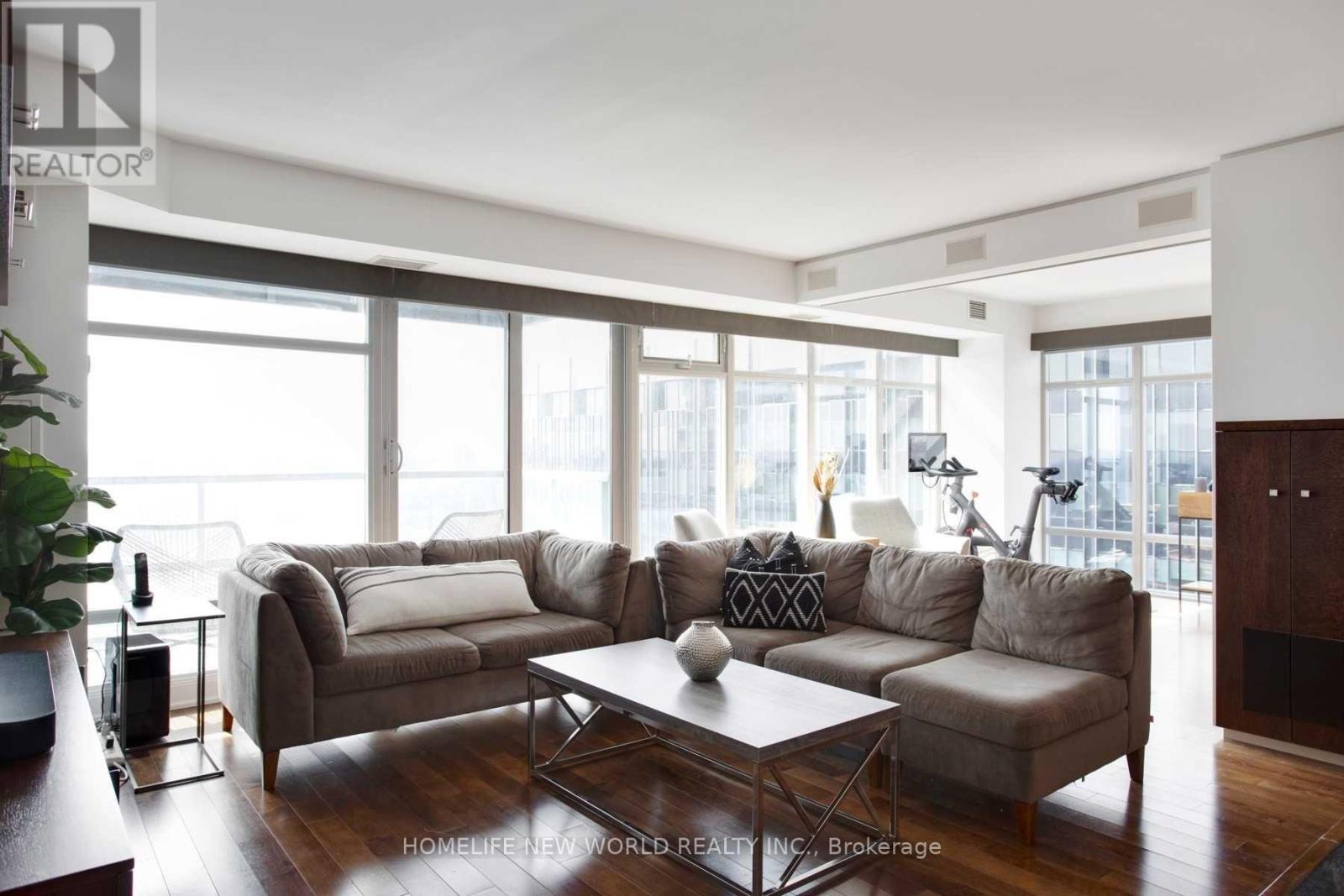 2105 - 2181 Yonge Street, Toronto, Ontario  M4S 3H7 - Photo 8 - C12102395