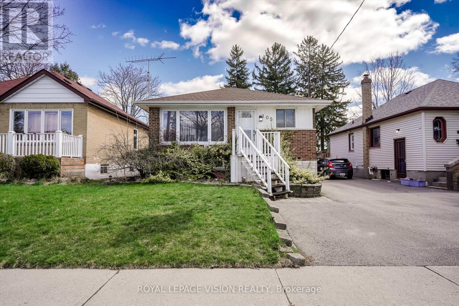 105 LUKE STREET, Oshawa, Ontario