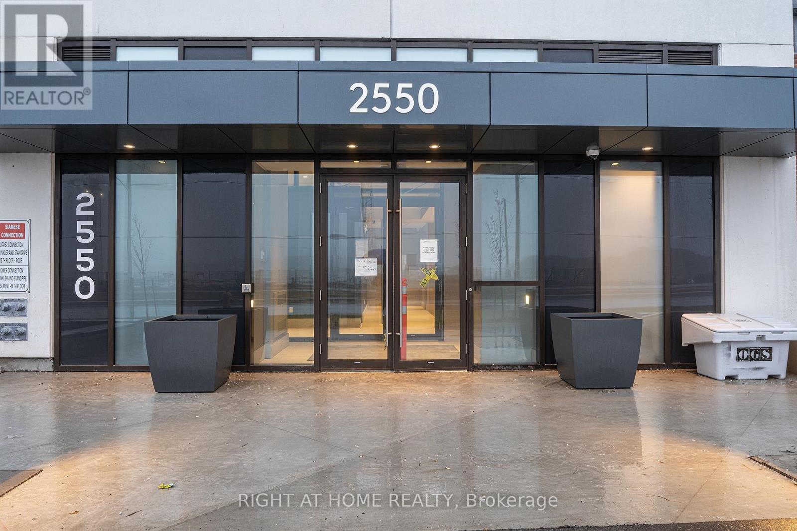 Property at 2015 - 2550 SIMCOE STREET N image 1