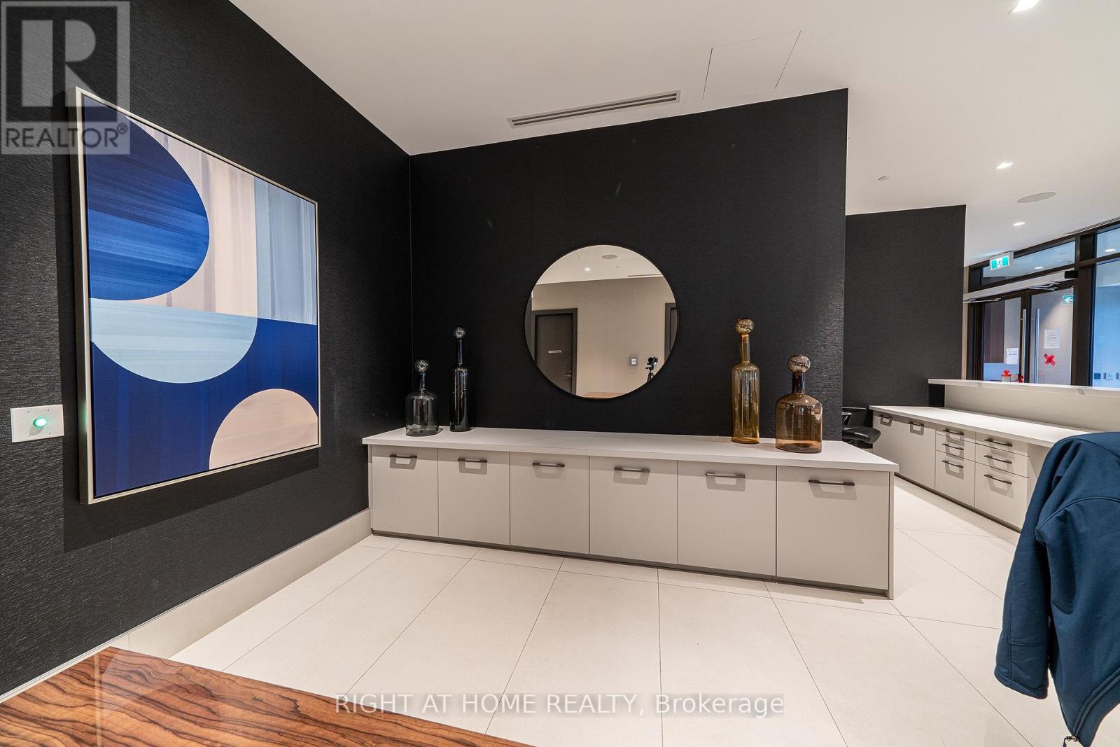 Property at 2015 - 2550 SIMCOE STREET N image 4