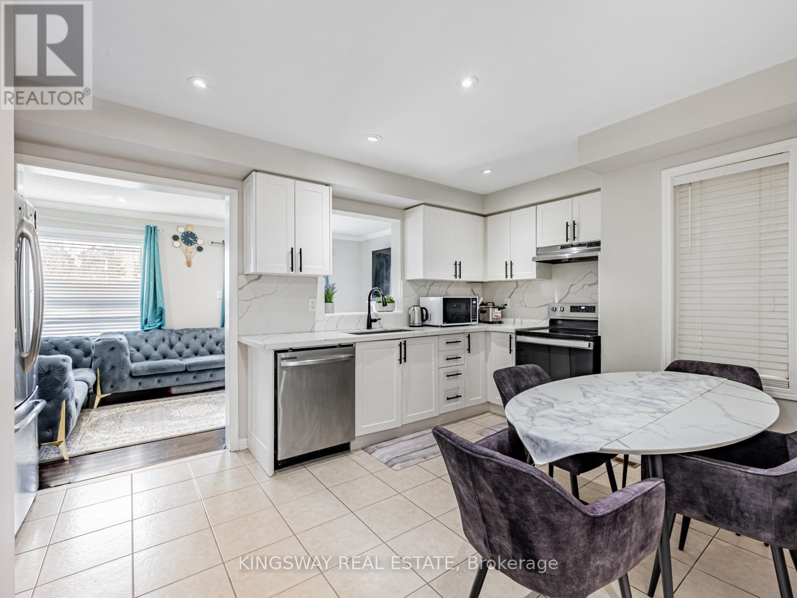 150 Kirkland Place, Whitby, Ontario  L1P 1X2 - Photo 6 - E12102541