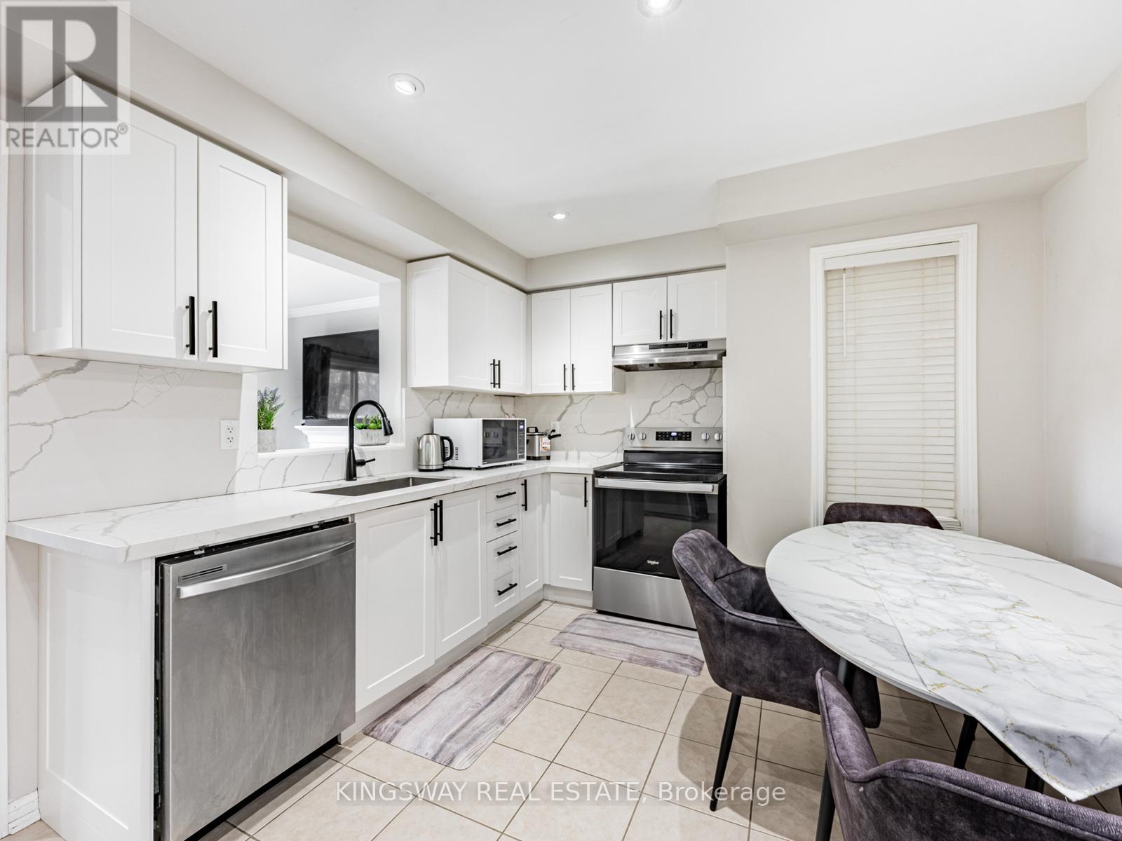 150 Kirkland Place, Whitby, Ontario  L1P 1X2 - Photo 9 - E12102541