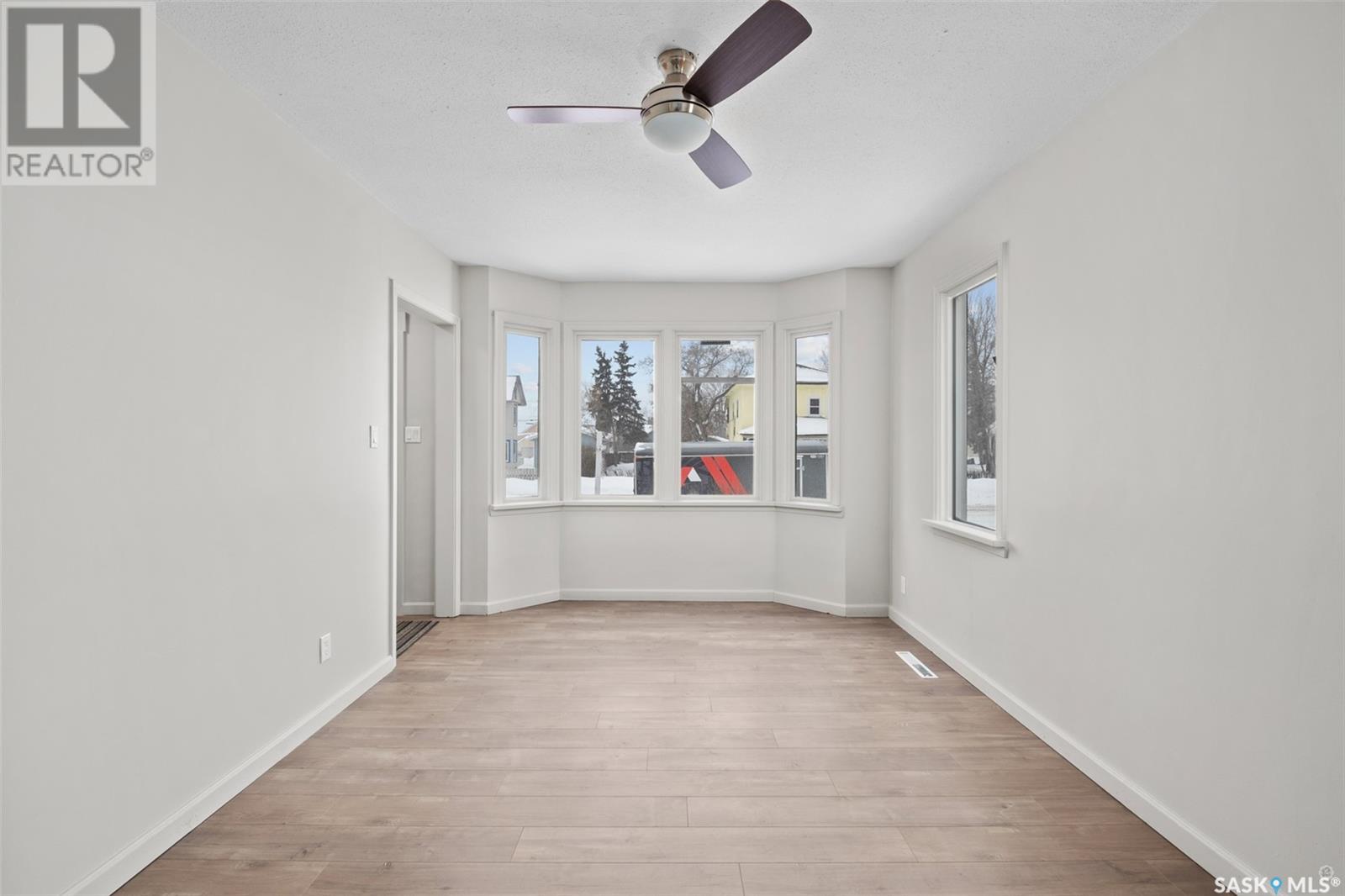 Property at 138 10th STREET E image 5