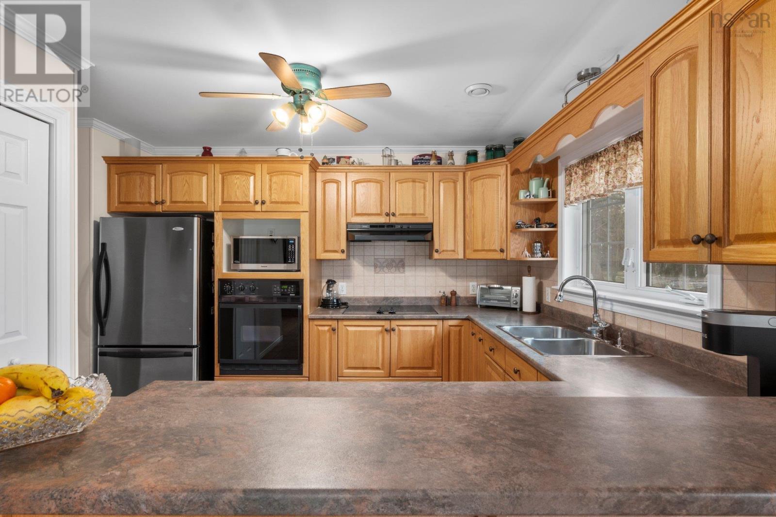 Property at 892 Main Street image 5