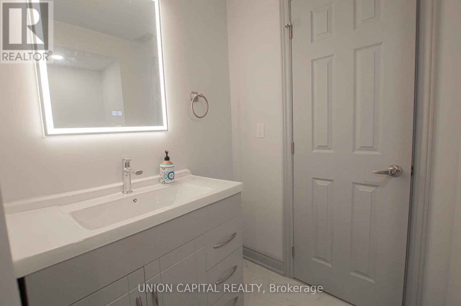 Bsmt - 259 Walter English Drive, East Gwillimbury, Ontario  L9N 0Z5 - Photo 16 - N12102460