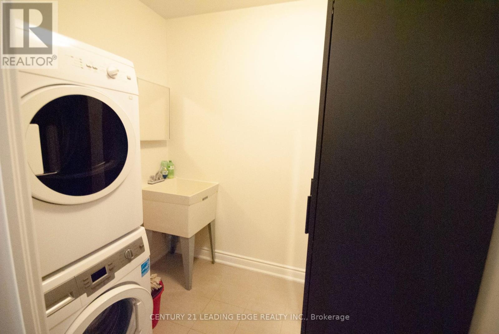 228 - 281 Woodbridge Avenue, Vaughan, Ontario  L4L 0C6 - Photo 5 - N12102520