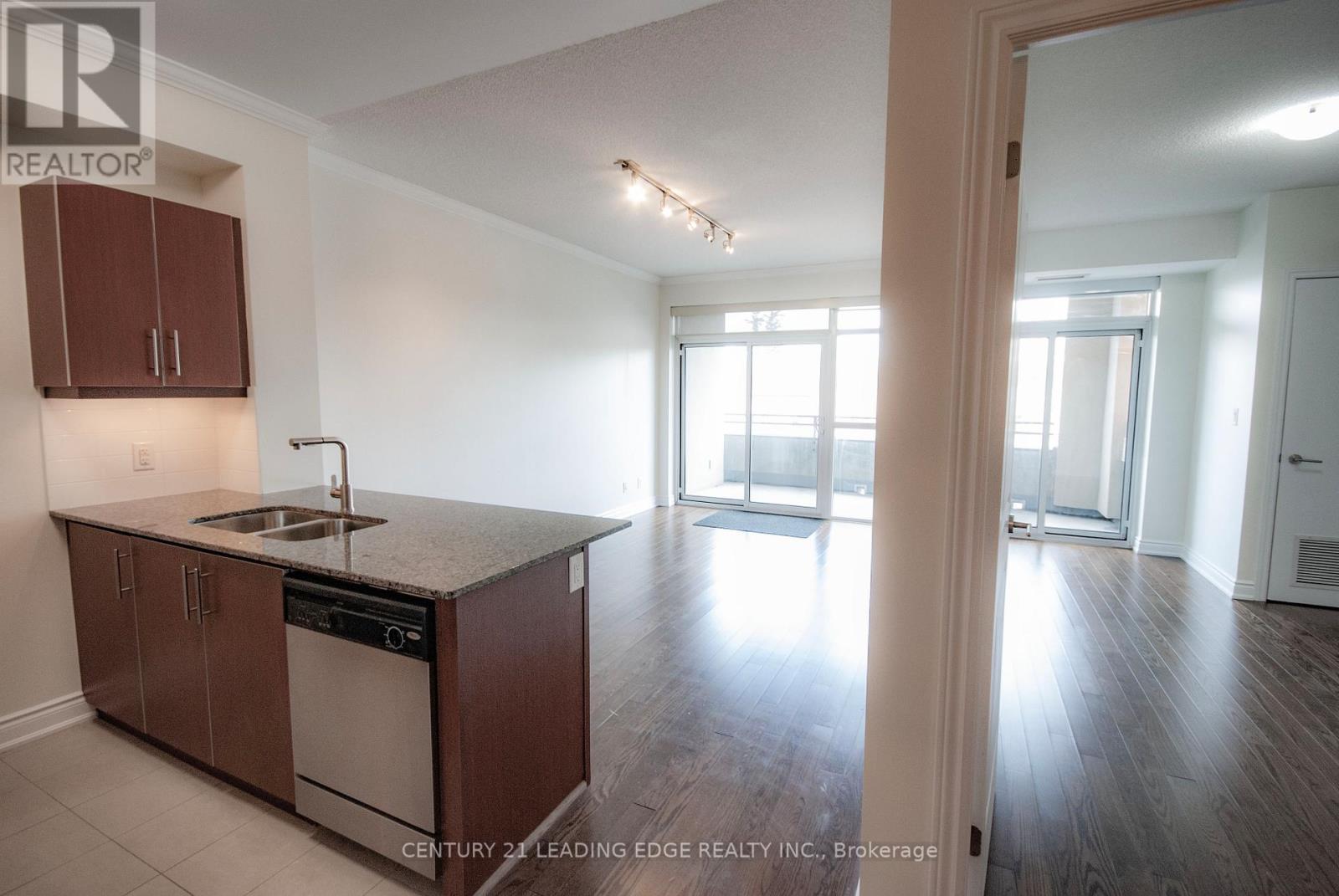 228 - 281 Woodbridge Avenue, Vaughan, Ontario  L4L 0C6 - Photo 6 - N12102520