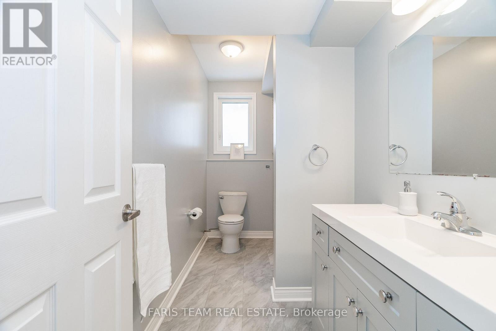 2082 Centre Avenue, Severn, Ontario  L3V 6H3 - Photo 10 - S12102412