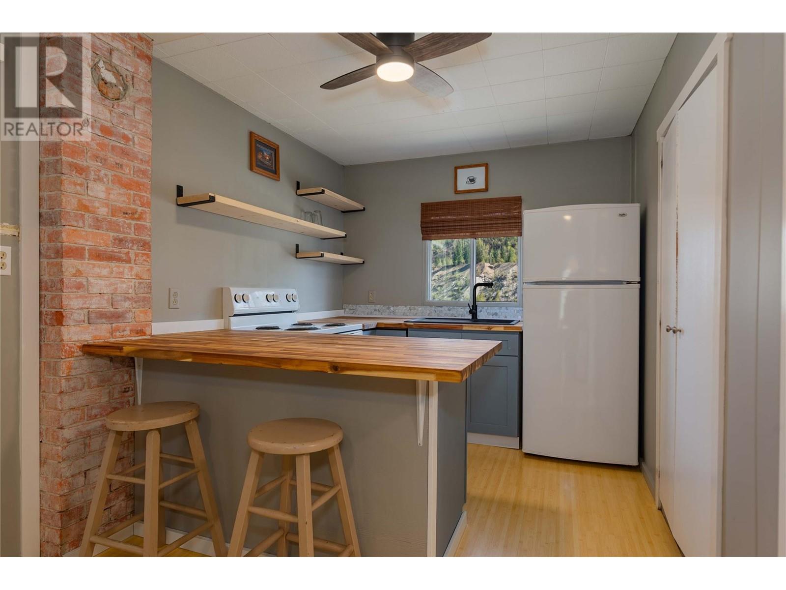 Property at 176 1st Avenue image 4