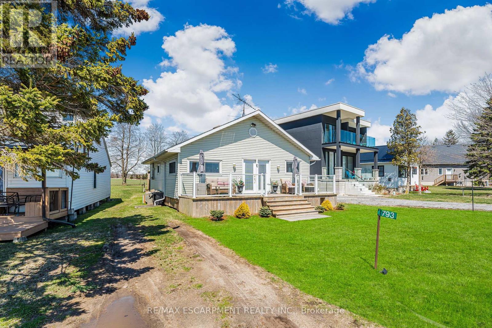Property at 793 LAKESHORE ROAD image 2