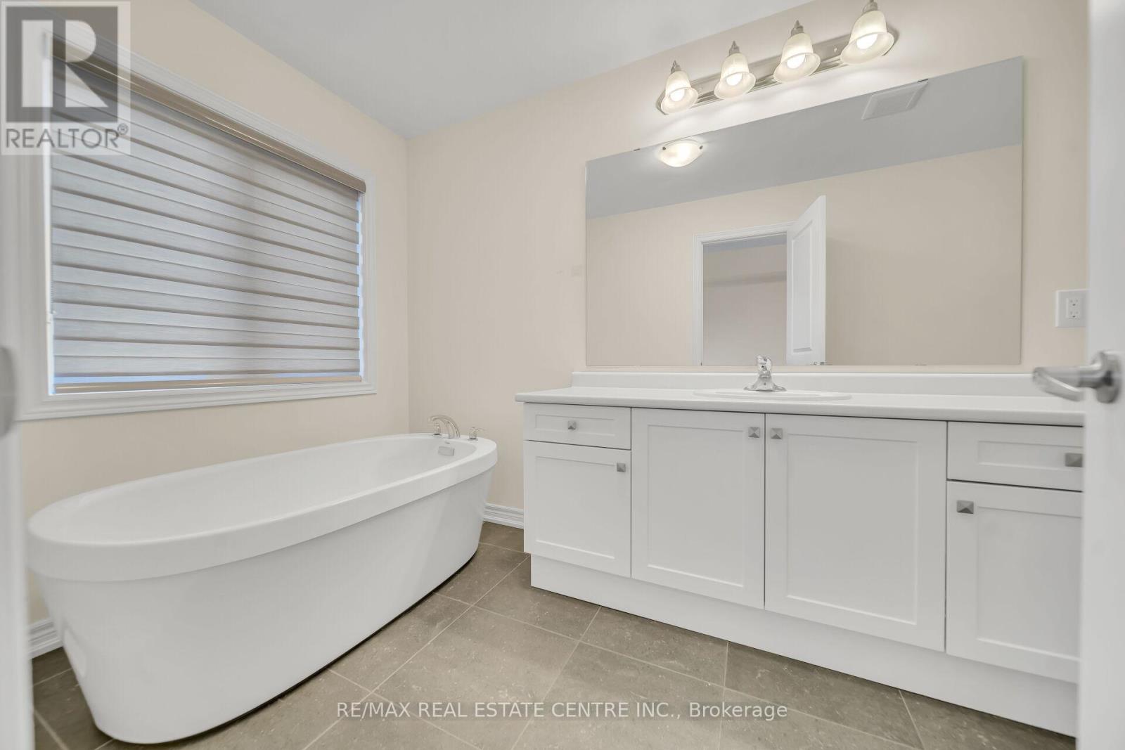 200 Broadacre Drive, Kitchener, Ontario  N2R 0S6 - Photo 25 - X12102537