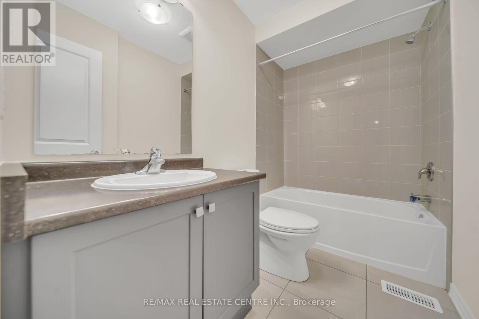 200 Broadacre Drive, Kitchener, Ontario  N2R 0S6 - Photo 28 - X12102537