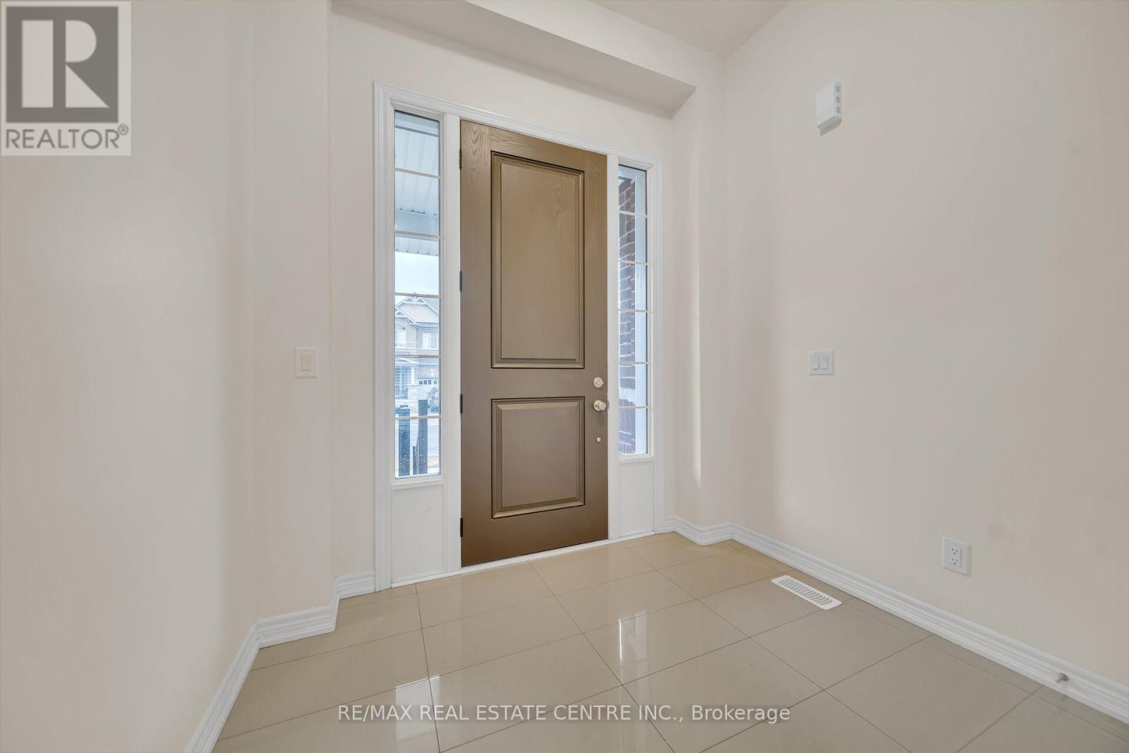 200 Broadacre Drive, Kitchener, Ontario  N2R 0S6 - Photo 6 - X12102537