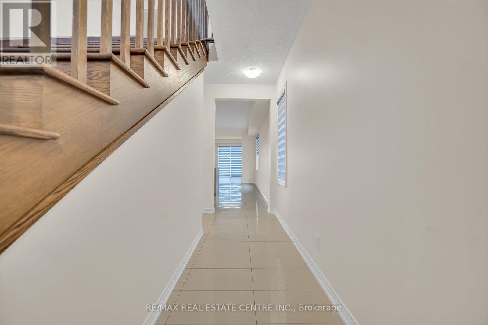 200 Broadacre Drive, Kitchener, Ontario  N2R 0S6 - Photo 7 - X12102537
