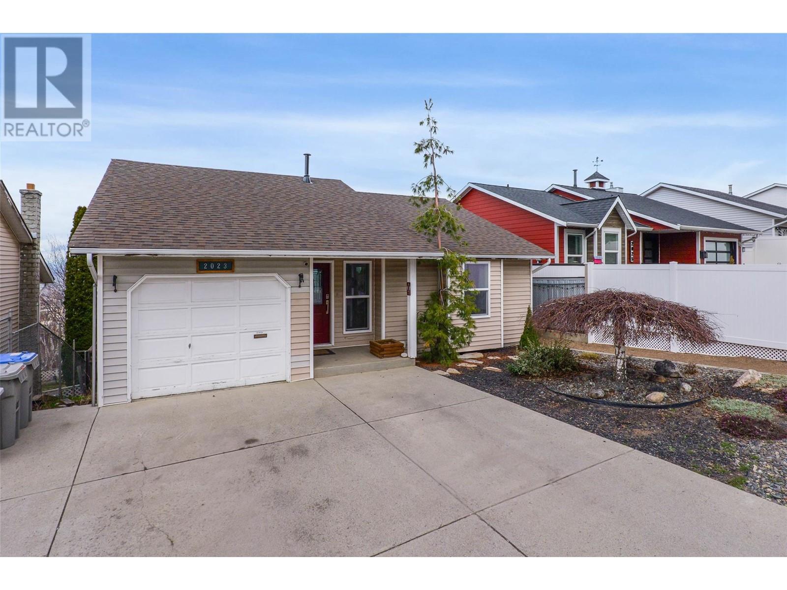 Property at 2023 Van Horne Drive image 2