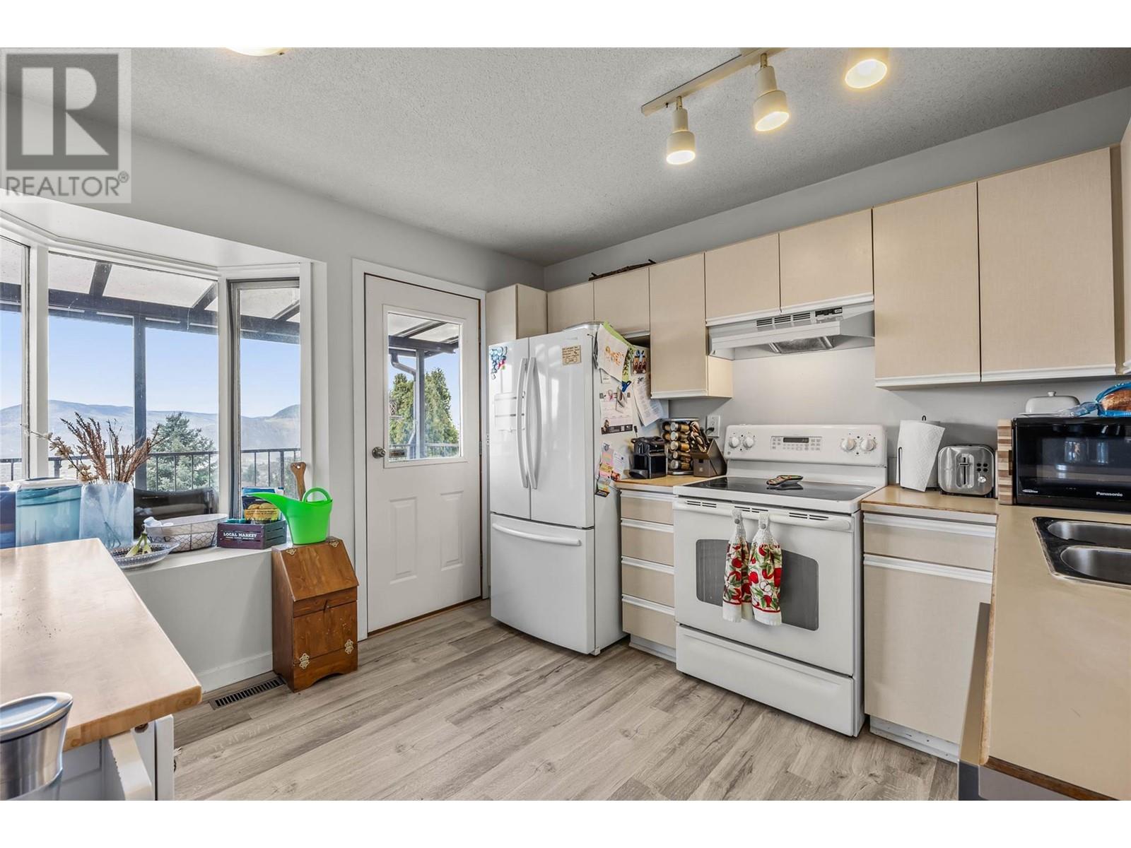 2023 Van Horne Drive, Kamloops, British Columbia  V1S 1G8 - Photo 9 - 10344942