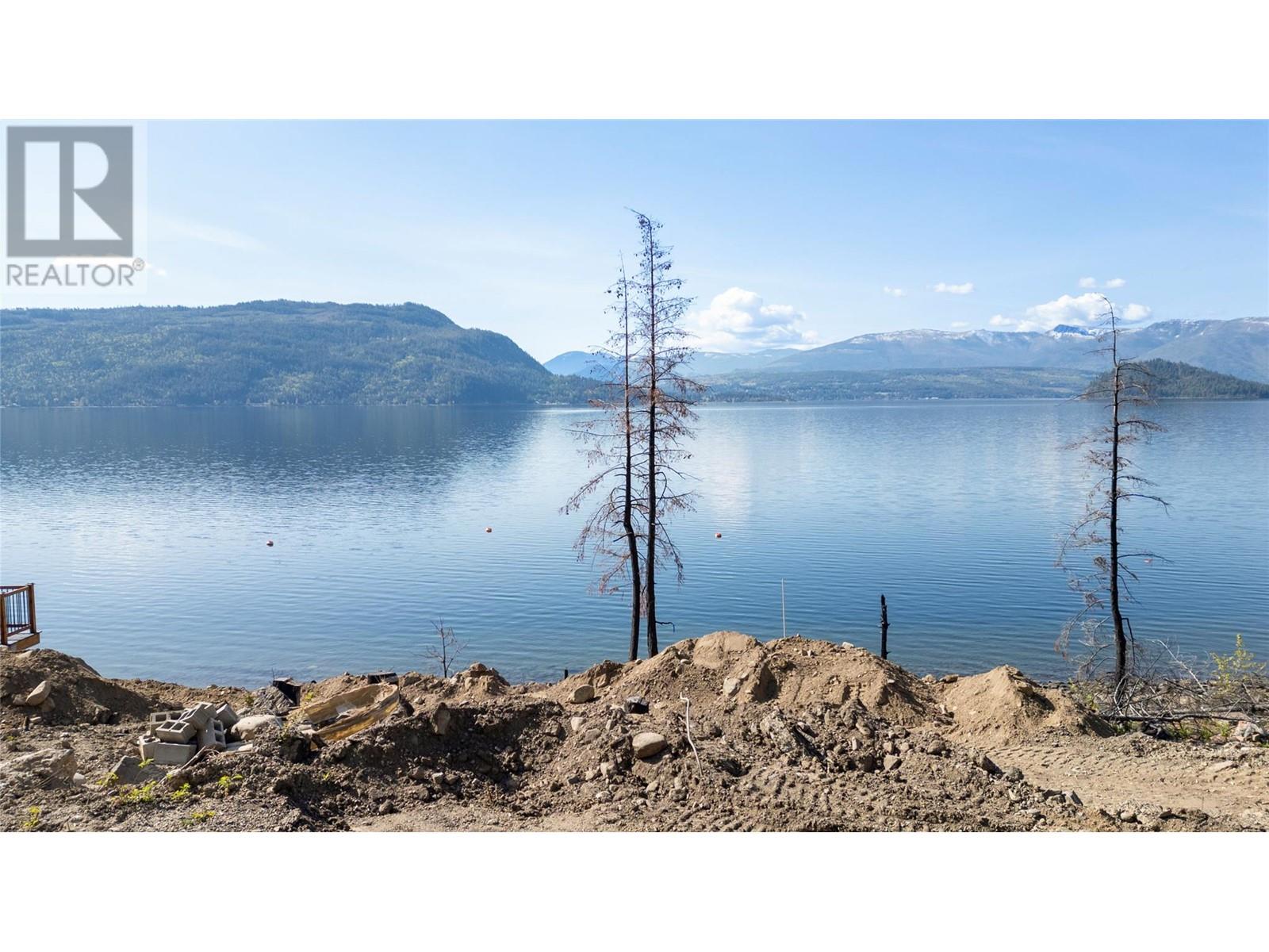 5046 Squilax-Anglemont Road, Celista, British Columbia  V0E 1M6 - Photo 9 - 10343841