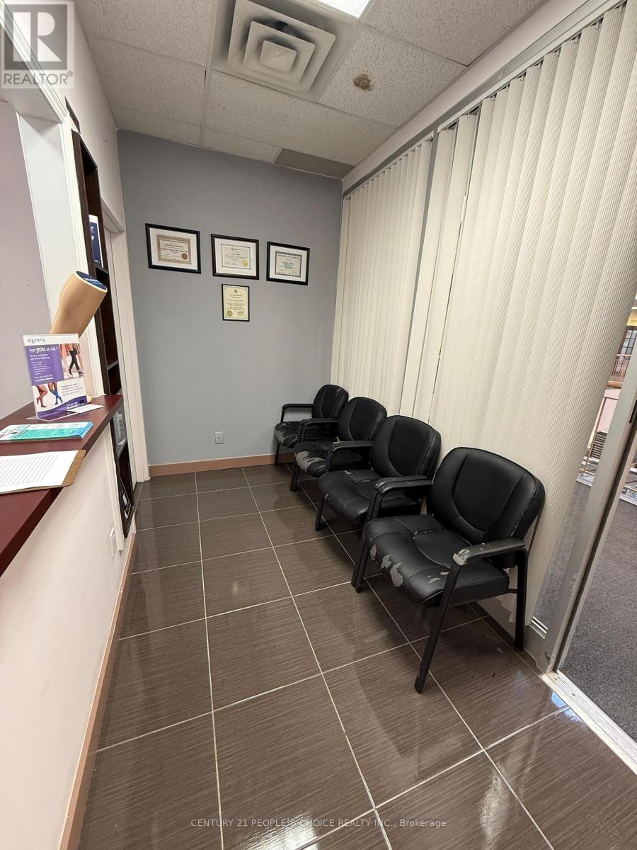 213 - 1550 South Gateway Road, Mississauga, Ontario  L4W 5G6 - Photo 12 - W12102521