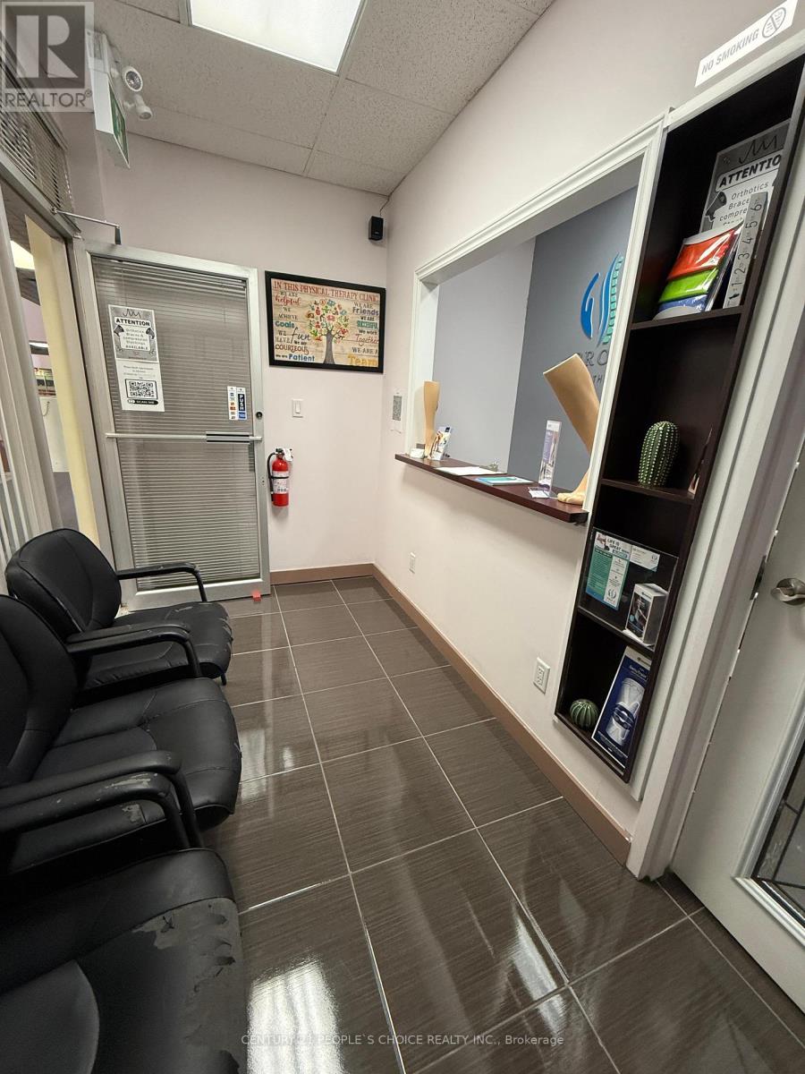 213 - 1550 South Gateway Road, Mississauga, Ontario  L4W 5G6 - Photo 13 - W12102521