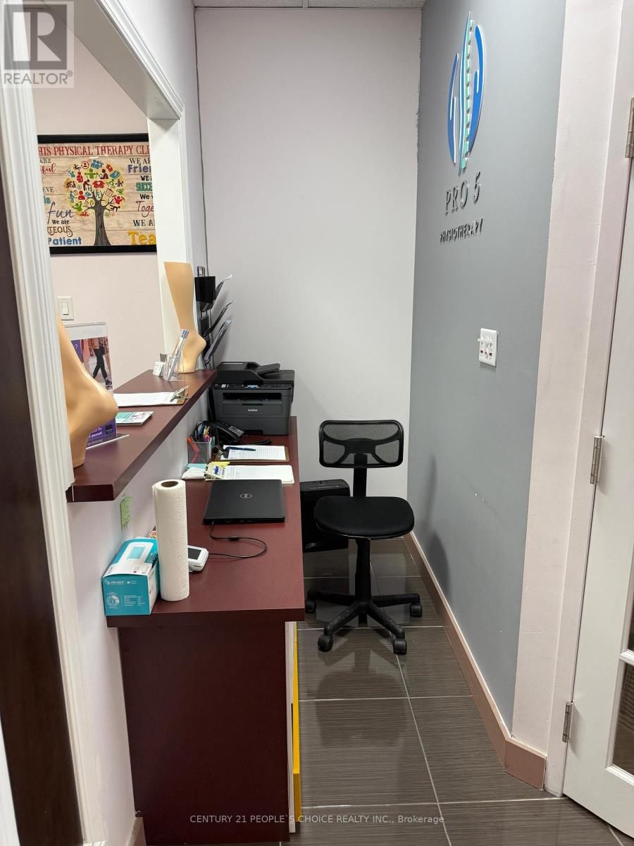 213 - 1550 South Gateway Road, Mississauga, Ontario  L4W 5G6 - Photo 20 - W12102521