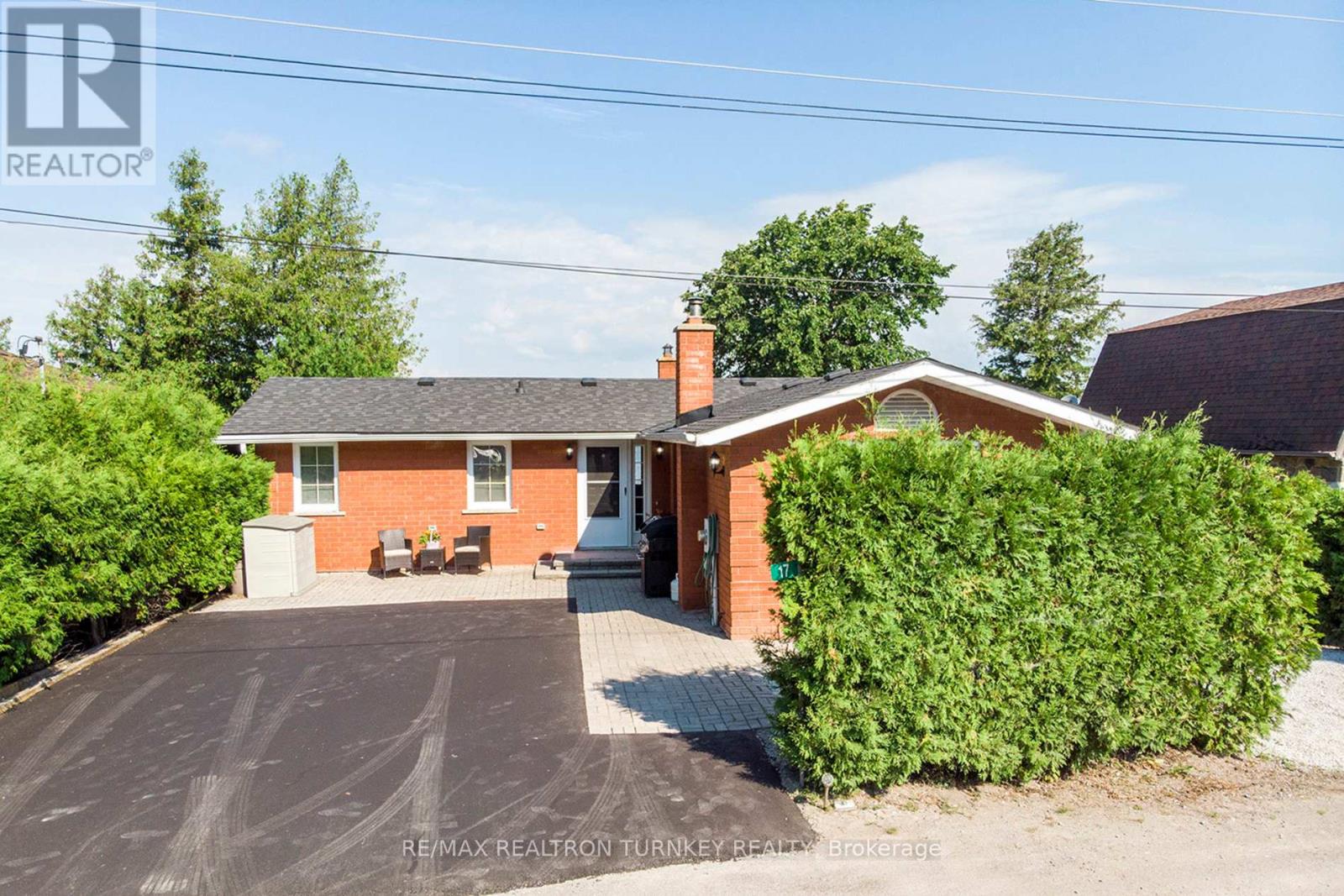 Property at 17 ALLEN'S LANE image 5