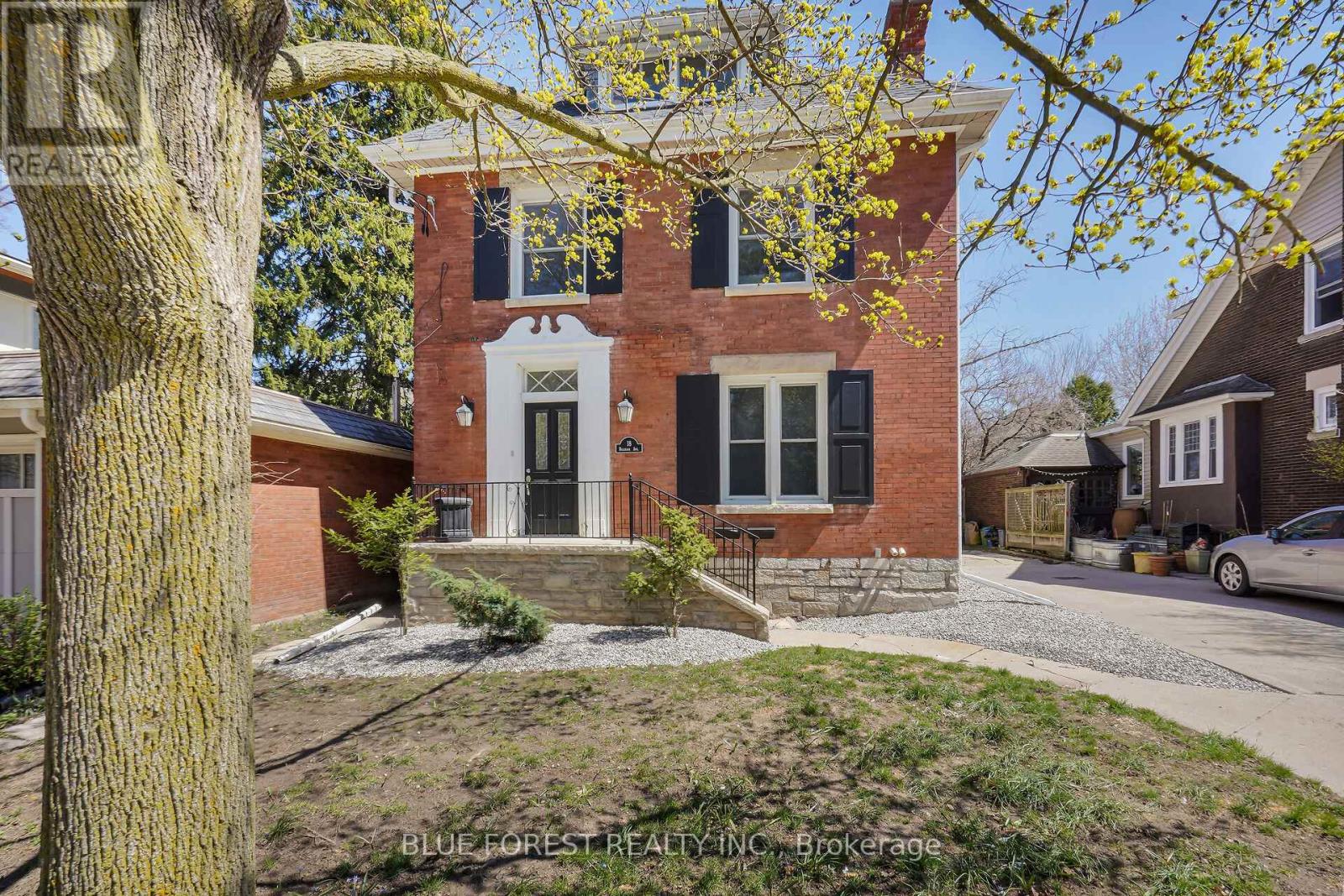 Property at 18 BELGRAVE AVENUE image 1