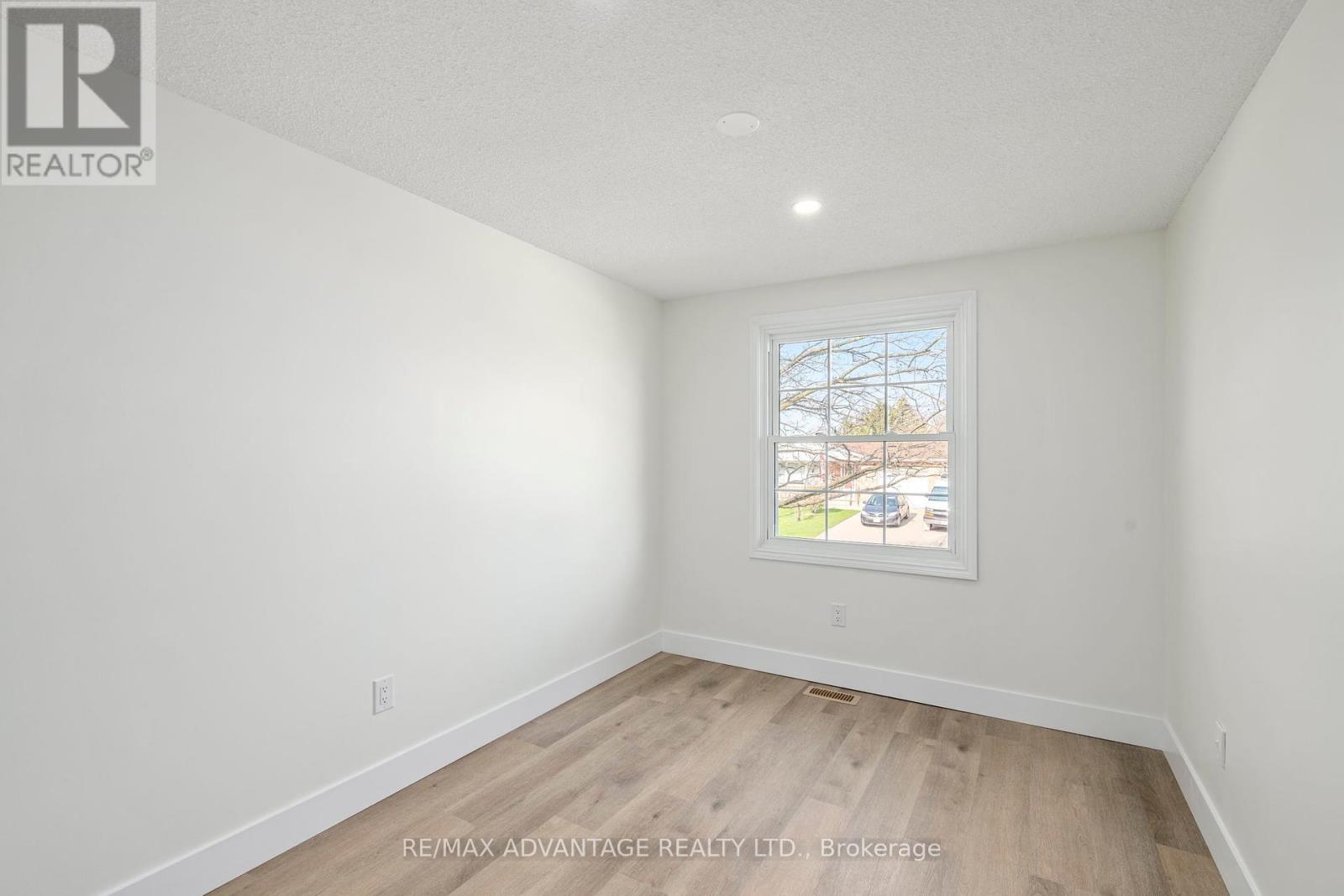 26 Luton Crescent, St. Thomas, Ontario  N5R 5K1 - Photo 16 - X12102670